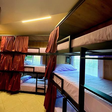 Hostel Vida Verde Madrid Bagian luar foto