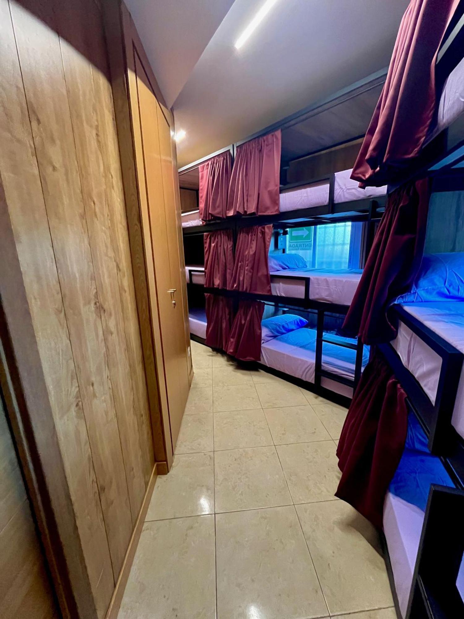 Hostel Vida Verde Madrid Bagian luar foto