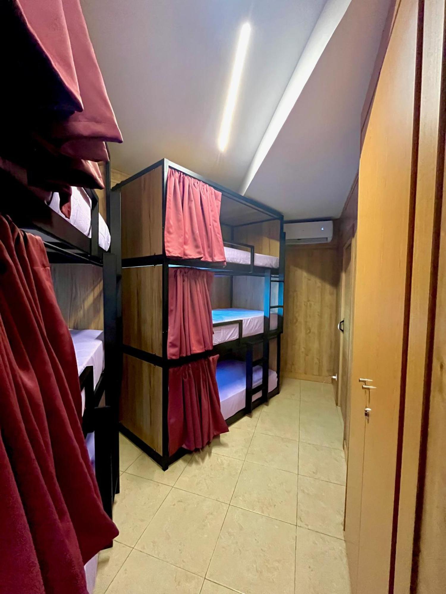 Hostel Vida Verde Madrid Bagian luar foto