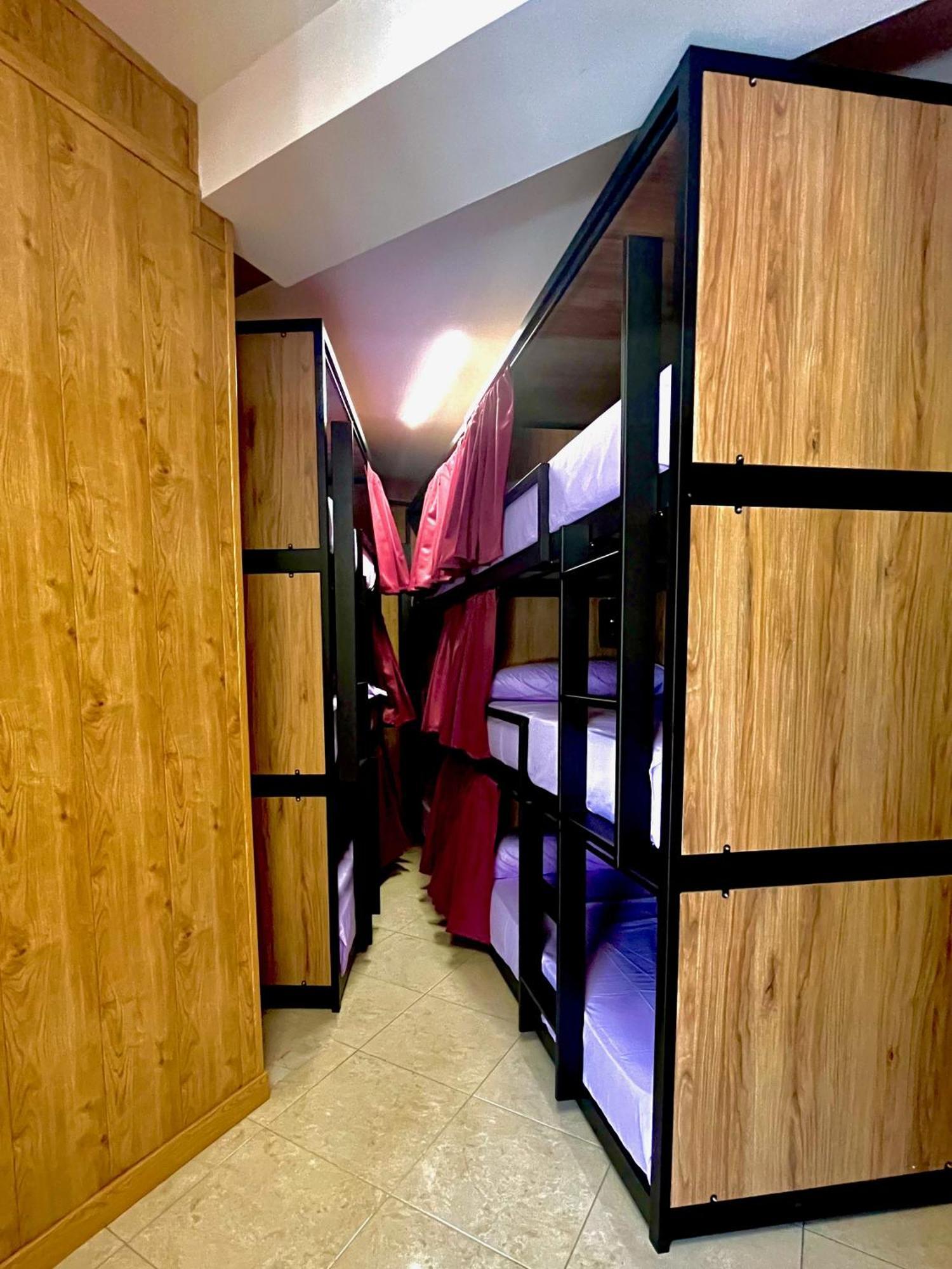 Hostel Vida Verde Madrid Bagian luar foto